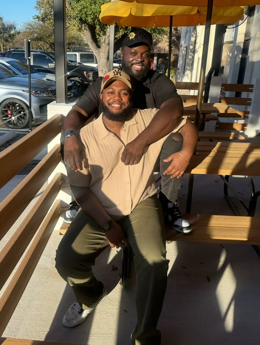 theesaintpapo's tweet photo. Even better when you have someone to be black and gay with 😂 https://t.co/MWqvchMUyL