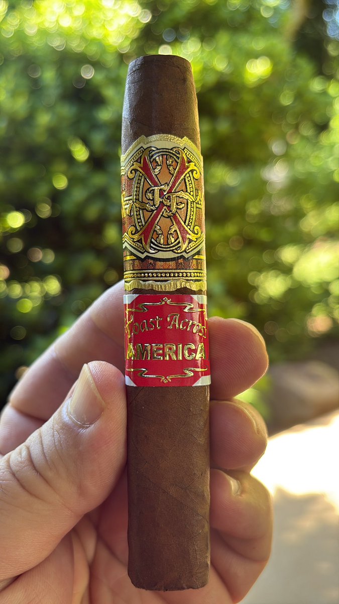LouieLodes's tweet photo. @AFuenteCigars 
#OpusX
Yummy 😋 https://t.co/sboiguufBV