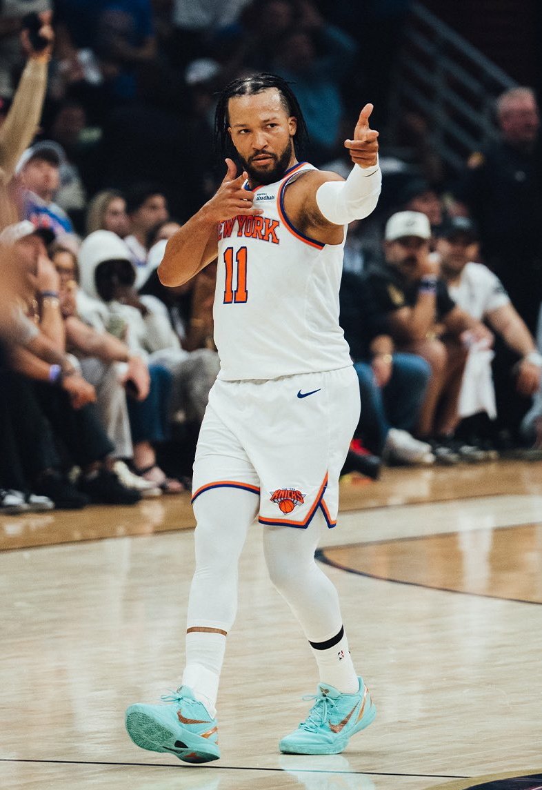 paugr's tweet photo. Ya caaaasi y hay cuentas pendientes entre los Spurs y los Knicks 🔥🔜

Ambos equipos se midieron en un escenario de campeonato recientemente, cuando los Knicks derrotaron a los Spurs 124-113 para coronarse campeones de la Copa NBA.

Este partido, NO SE LO PUEDEN PERDER 🏀 https://t.co/IKycJSMKNH
