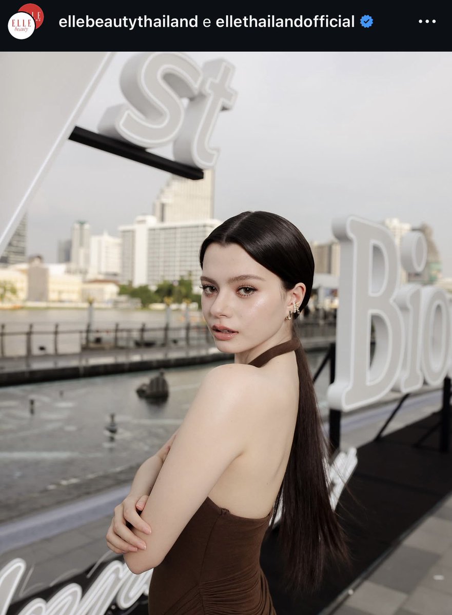 engagementbecky's tweet photo. Elle Beauty Thai no Instagram 📸
• curtir - responder - compartilhar - salvar
🔗 https://t.co/1ab8EsnRhK
BIOACTIVE 1ST ANNIVERSARY
#BioActivexBecky #BioactiveTH
#Beckysangels #BeckyArmstrong
#BioActive1stAnniversary https://t.co/4w5xNhX0A5