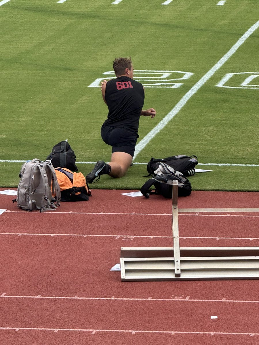 JamesReyRob's tweet photo. Thanks for the experience at @OU_Football Specialist Camp yesterday. @Coach_Deak and his staff are excellent and it was a great opportunity!
@HKA_Tanalski    @shanee_mc 
@VeniceRecruit10 https://t.co/AoeBKkur3e