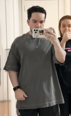 buckyFN2's tweet photo. CALMA @blxckoutz 

q testa é essa ? https://t.co/RR4HfTS2UC