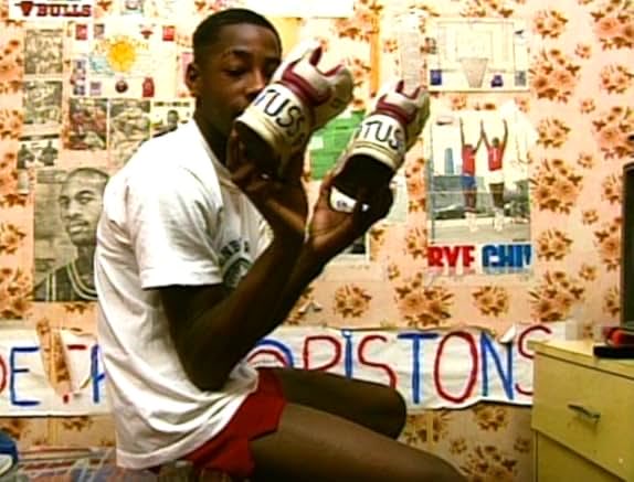 HeadOnAStickPod's tweet photo. New episode: The NBA Finals are starting tonight, so we’re celebrating with this week’s edition of Doc on a Stick by taking a look at one of the most acclaimed sports documentaries ever: Hoop Dreams 

Listen here: https://t.co/WVy3yy6WMV https://t.co/dw799UPpRo