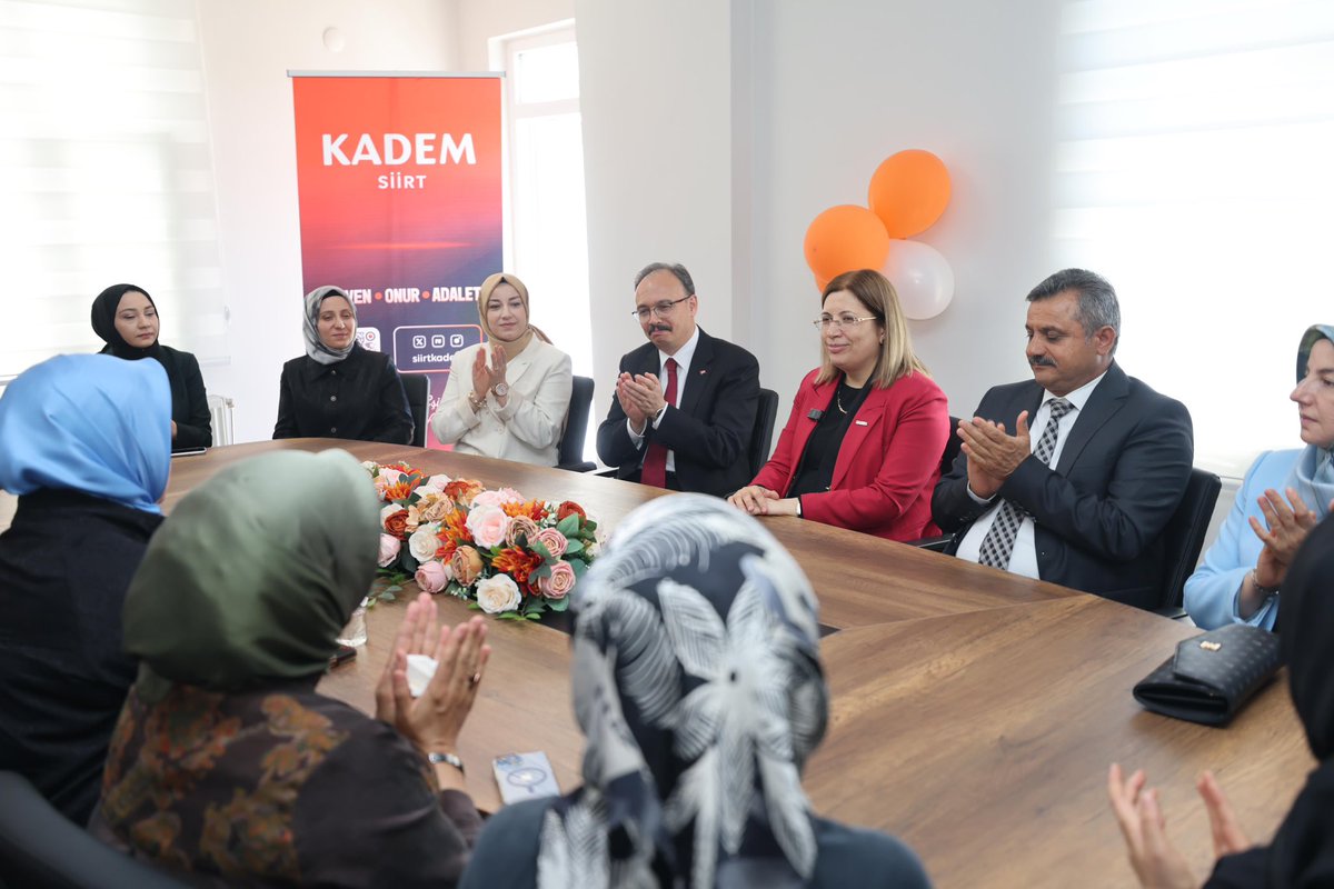 kademorgtr's tweet photo. 58'inci temsilciliğimizi Siirt’te açtık. 🗝️

Her kadının güvenle yaşayacağı bir gelecek hedefi ve “Varoluşta Eşitlik, Sorumlulukta Adalet” anlayışıyla Türkiye'nin her köşesine ulaşmak için çalışıyoruz. ✨

KADEM Siirt İl Temsilciliğimizin hayırlara vesile olmasını diliyor;  Siirtli kadınlara ve ailelere güç katmasını temenni ediyoruz. 

📌@siirtkadem