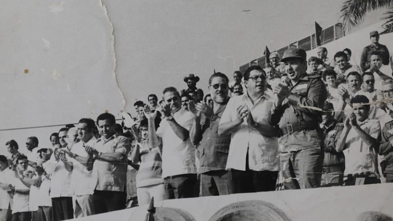 escambraycu's tweet photo. Pasados 41 años de haber conocido personalmente al General de Ejército, los espirituanos Ramón Ramírez Arias (Ramoncito) y Ernesto Valdés Barceló reviven una experiencia que resguardan como verdadero tesoro
#RaúlEsRaúl #95DeRaúl
https://t.co/fwthzIvUTQ https://t.co/FyrDMww4fB