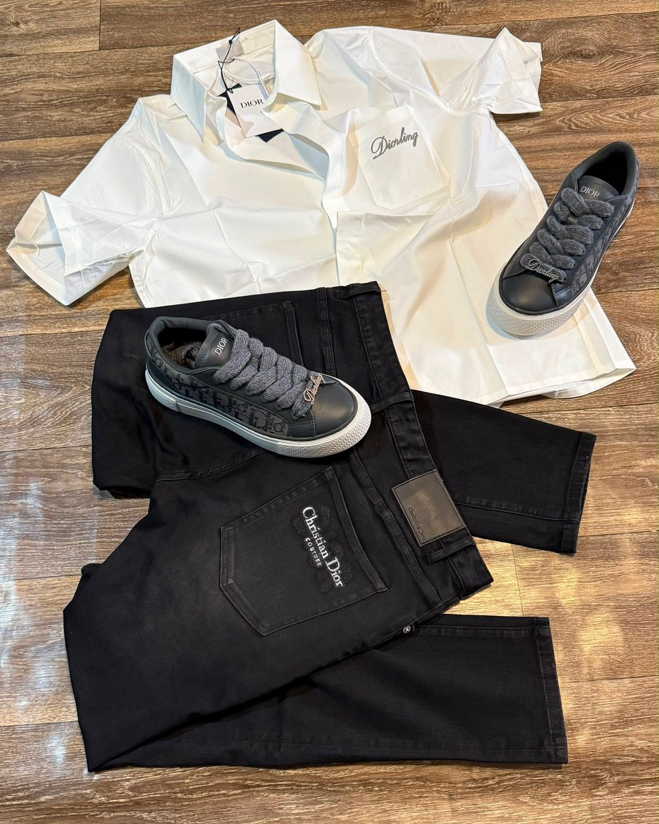 ChiwearsStore's tweet photo. _*Original Diorling Quality Shirt Now available in Store*_
      *Size Medium To Xlarge* https://t.co/uUDlTMbREP