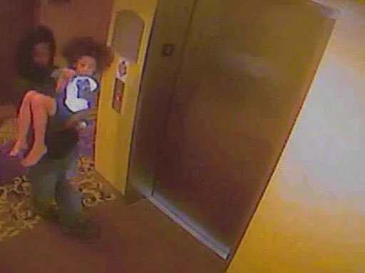 oddettem's tweet photo. CCTV footage captured 5-year-old Shaniya Davis being carried through a hotel hallway by the man who would later be convicted of her m*rder, after her mother allegedly handed her over to settle a $200 debt.

Shaniya’s mother, Antoinette Davis, initially reported her daughter missing, prompting a large search effort across Fayetteville, North Carolina. Investigators soon uncovered that Antoinette had already been taken into custody on charges related to trafficking her daughter. She later admitted in court that she had allowed a man access to Shaniya as a way to repay money she owed.

A few days later, Shaniya’s body was discovered in a wooded area outside Fayetteville. The man seen carrying her in the hotel footage, Mario Andretti McNeill, was arrested and charged shortly afterward. Prosecutors later established that Shaniya had been assaulted and strangled before her d**th.

Antoinette Davis ultimately received a sentence of at least 17 and a half years in prison for her role in the crime. McNeill was convicted of capital m*rder and was given the d*ath penalty, bringing one of North Carolina’s most heartbreaking cases to a close.
