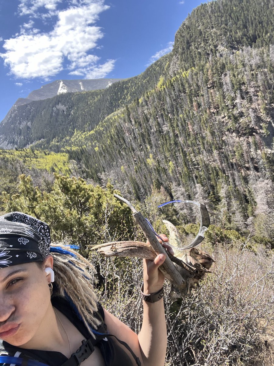 IwillJAByou's tweet photo. All a girl needs to reset is a good solo hike 😍😊✨ https://t.co/G4HVApExX5