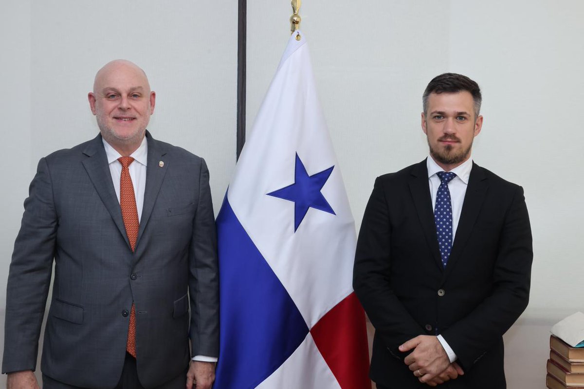 GuevaraMann's tweet photo. Dialogué con Oleksandr Rummo, Encargado de Negocios de Ucrania en Panamá, sobre preparativos para la Semana de Alto Nivel del Bicentenario y fortalecer la cooperación en áreas de interés común. https://t.co/Sjwx4Fyhjy
