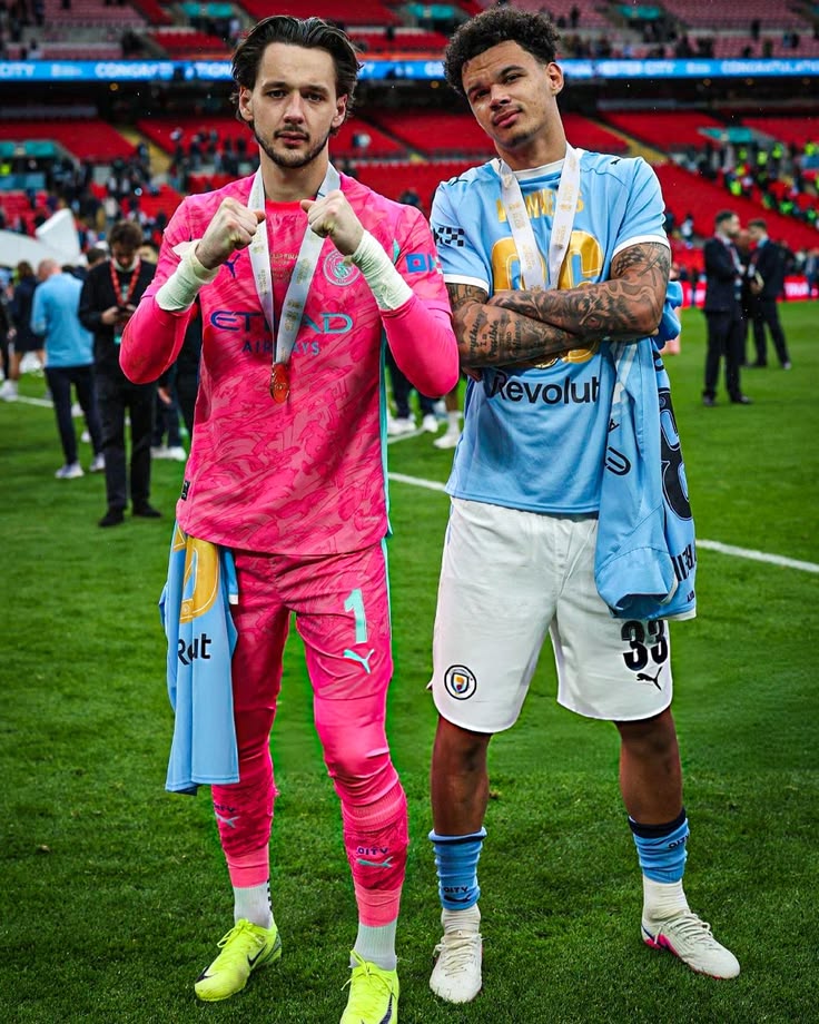 gemutlich111's tweet photo. Imagine Trafford and O'Reilly would be at the world cup and Foden isn't . Football isn't fair sometimes 🥹🥲 https://t.co/2oakHP5x7k