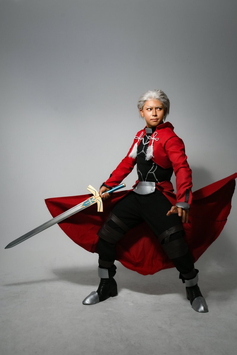 SimdyJones's tweet photo. Cosplay | Fate / Ground Order

エミヤ〔第一再臨〕
◇━━━━━━━━━━━━━━━━━━◇
　　　
　　　　　    ｴｸｽｶﾘﾊﾞｰ・ｲﾏｰｼﾞｭ
　　   【　永 久 に 遥 か 黄 金 の 剣　】

◇━━━━━━━━━━━━━━━━━━◇

📸∶ @matsu_tripod
#シェフの気まぐれ闇鯖鍋 https://t.co/BRyQTVaudo