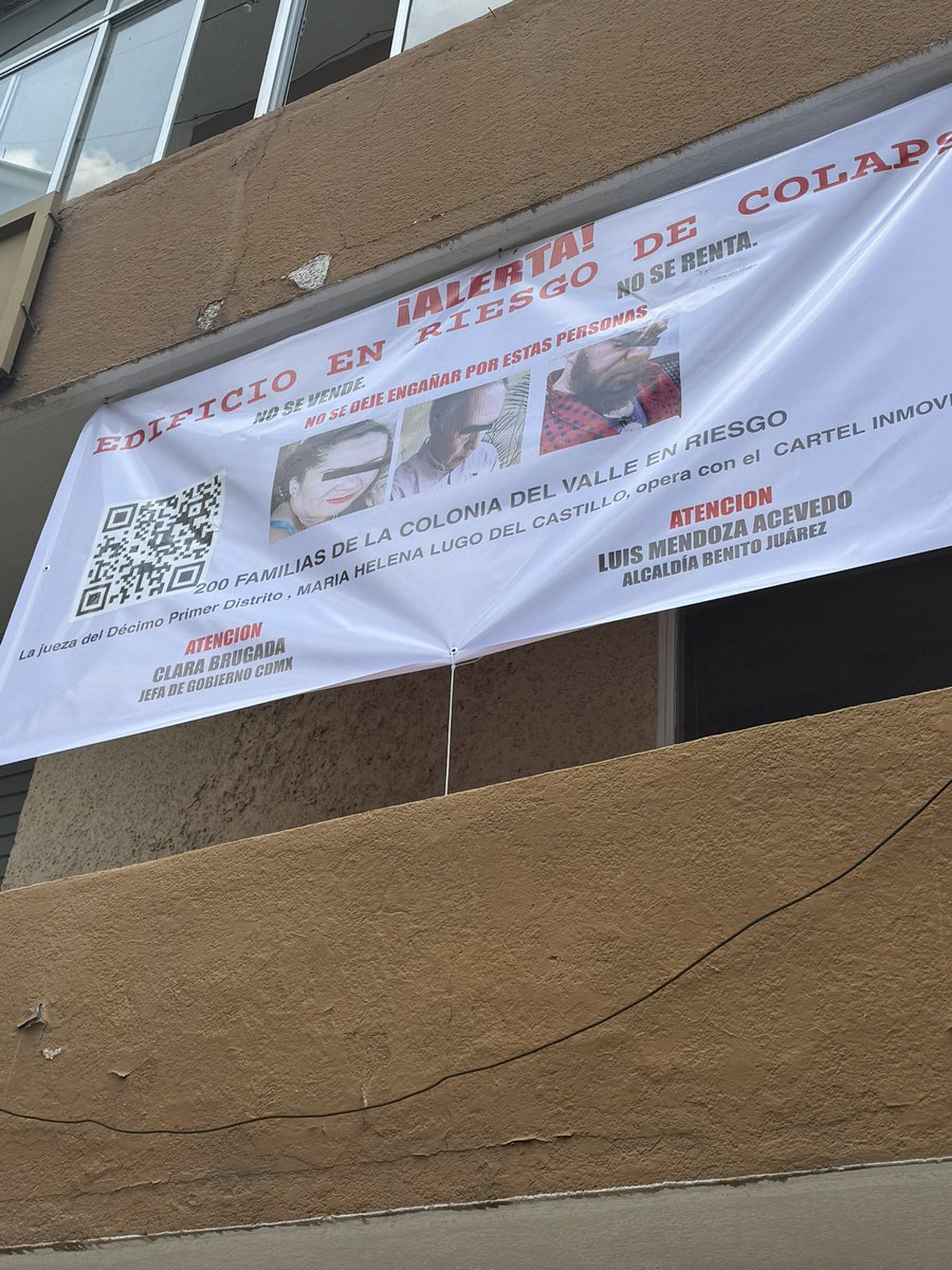 HugoTorresCDMX's tweet photo. Así es como vecinos de la Colonia #DelValle en #BenitoJuarez resisten ante el #CartelInmobiliarioBJ #CartelDespojo 

Colocaron lonas para denunciar ante la comunidad el como opera el fraude inmobiliario, y como los están amenazando para vender su patrimonio a menor valor, aprovechando que la mayoría son adultos mayores.

Describen, como han iniciado carpetas de investigación, denuncias y solicitado el apoyo de @GobCDMX y @SSC_CDMX y de la @BJAlcaldia 

Una Juez Federal otorgó un amparo pleno, para detener 🚨 su obra de reconstrucción y ahora más 200 familias se encuentran en riesgo ante un sismo. 

Nos indican, que una inmobiliaria y despachos de abogados, buscan adueñarse del inmueble. 

Temen el despojo de su patrimonio.

#PatricioSaenz529
#RiesgodeDesplome