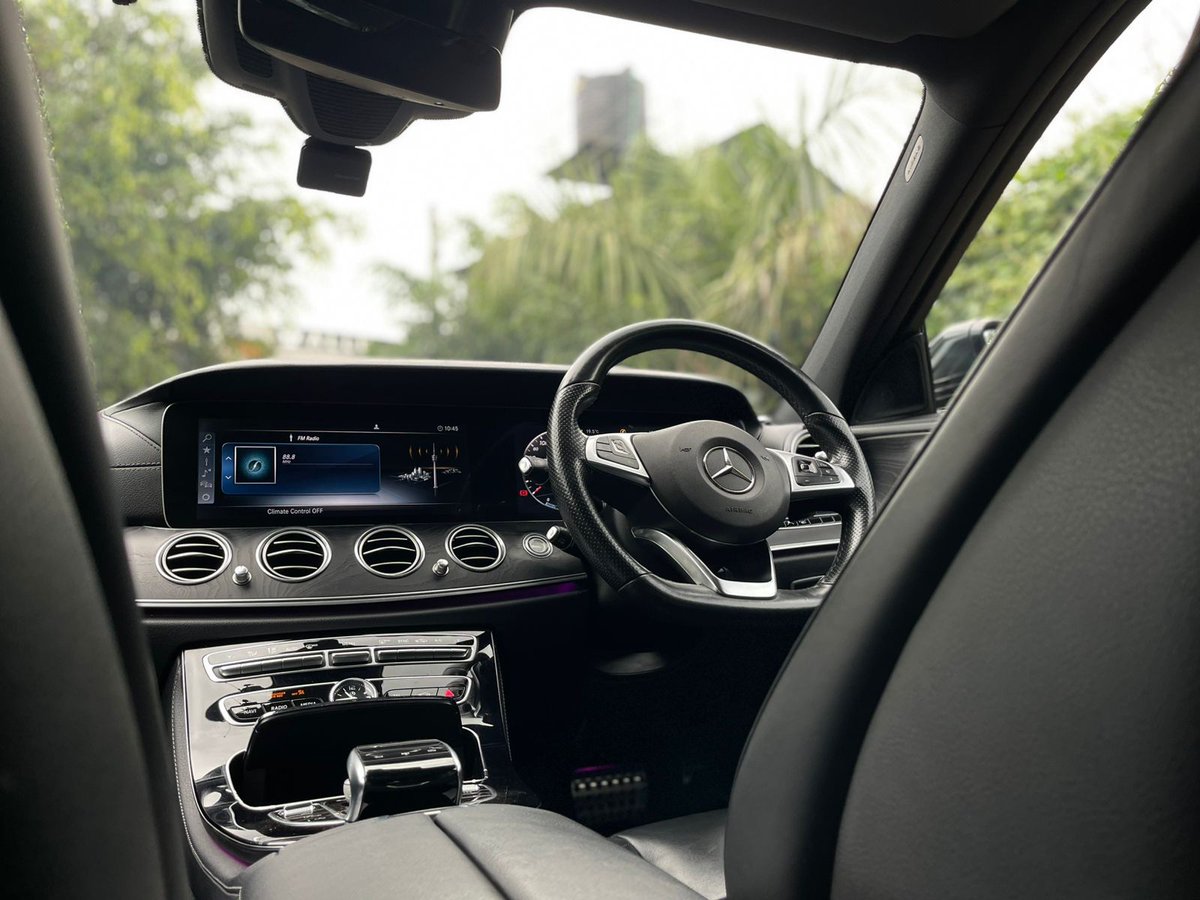 KevMbugz's tweet photo. 2017 Mercedes Benz E200
*2000cc

💰 KES 4.25M ono
0796943616//0113284843

*Panoramic Sunroof 
*Heated seats
*Burmester sound system 
*Ambient lighting 
*Full leather seats https://t.co/nIToj8nulw