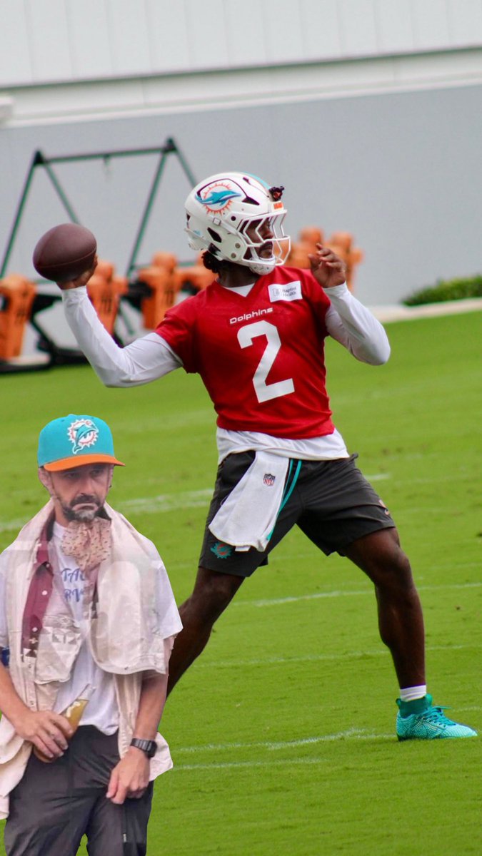 KashMon96052351's tweet photo. Offense showing signs of life….. Training Camp can’t get here soon enough 👀 #PhinsUp https://t.co/5xYqAcdTJu