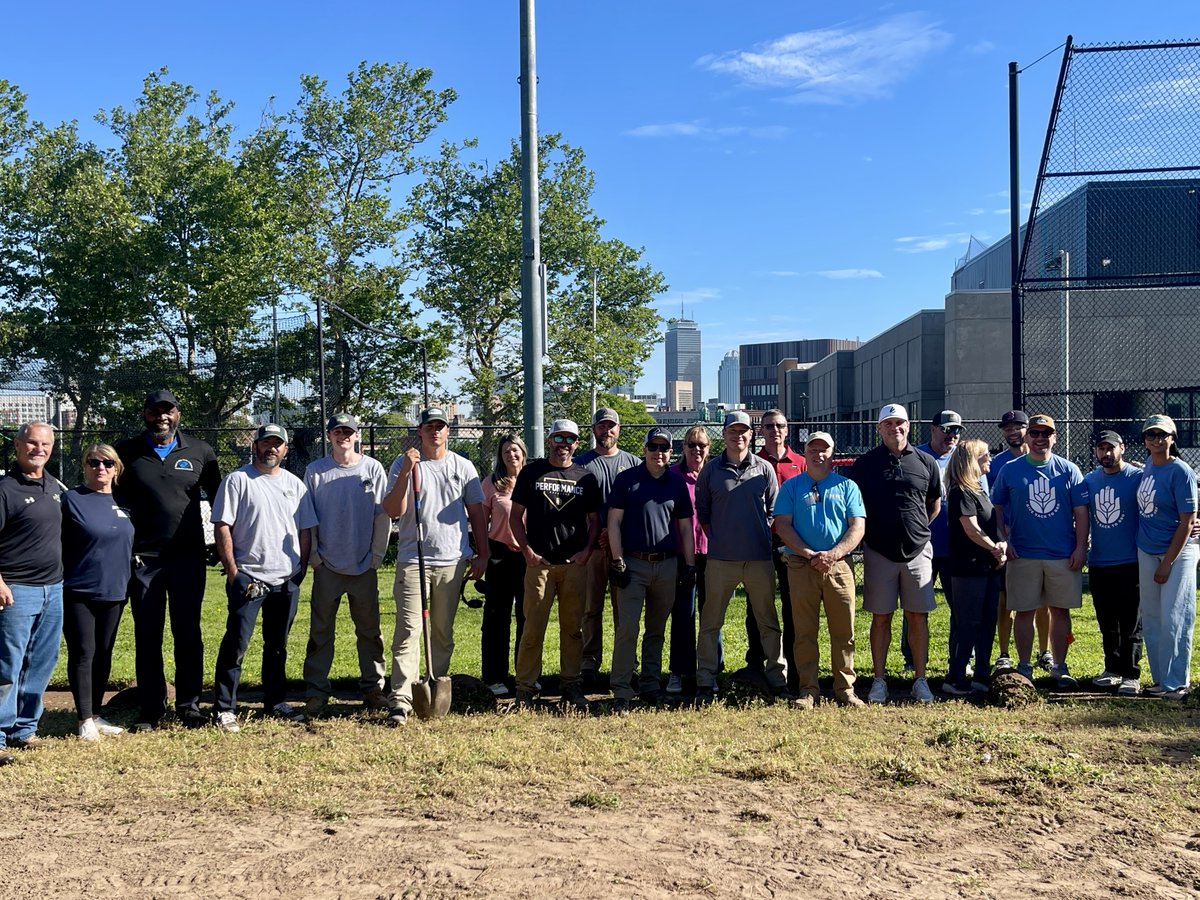 NE_STMA's tweet photo. What do you get when NE-SFMA members get together? A perfectly renovated ball field for the Boys &amp; Girls Club of Roxbury.  Grateful to @ProjectEvrGreen for including us - and to all of our members who pitched in today. A wonderful day of giving back! https://t.co/zNmYmpBrU6