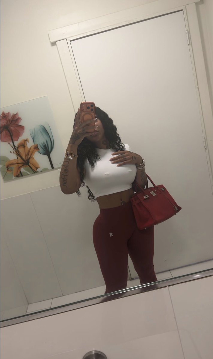 B L U 💙 tweet media