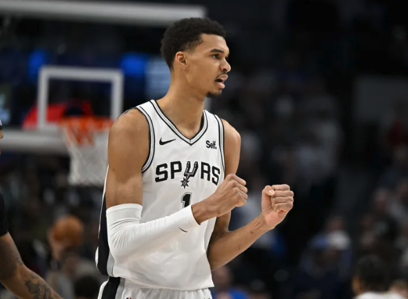 TheGameDayHoops's tweet photo. Updated odds and picks for the NBA Finals, which tips off tonight at 8:30 pm ET.

Knicks vs Spurs, our series predictions:
https://t.co/lm8MpxjFt8 https://t.co/1RY0tpoXHI