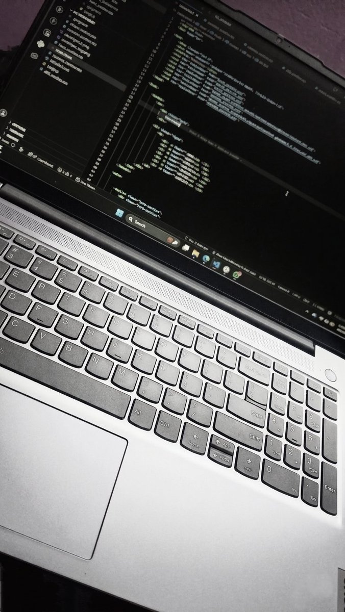AkarshikaM00612's tweet photo. #Day8ofCoding
From building dummy portfolios to refining my own, every iteration has been a step forward. β¨
Happy to see it finally coming together. π https://t.co/Nnt5oumiEx