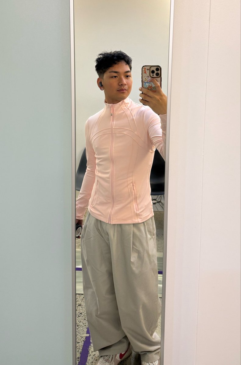 itsredcyber's tweet photo. today’s work fit! https://t.co/rnbfjbBNfm