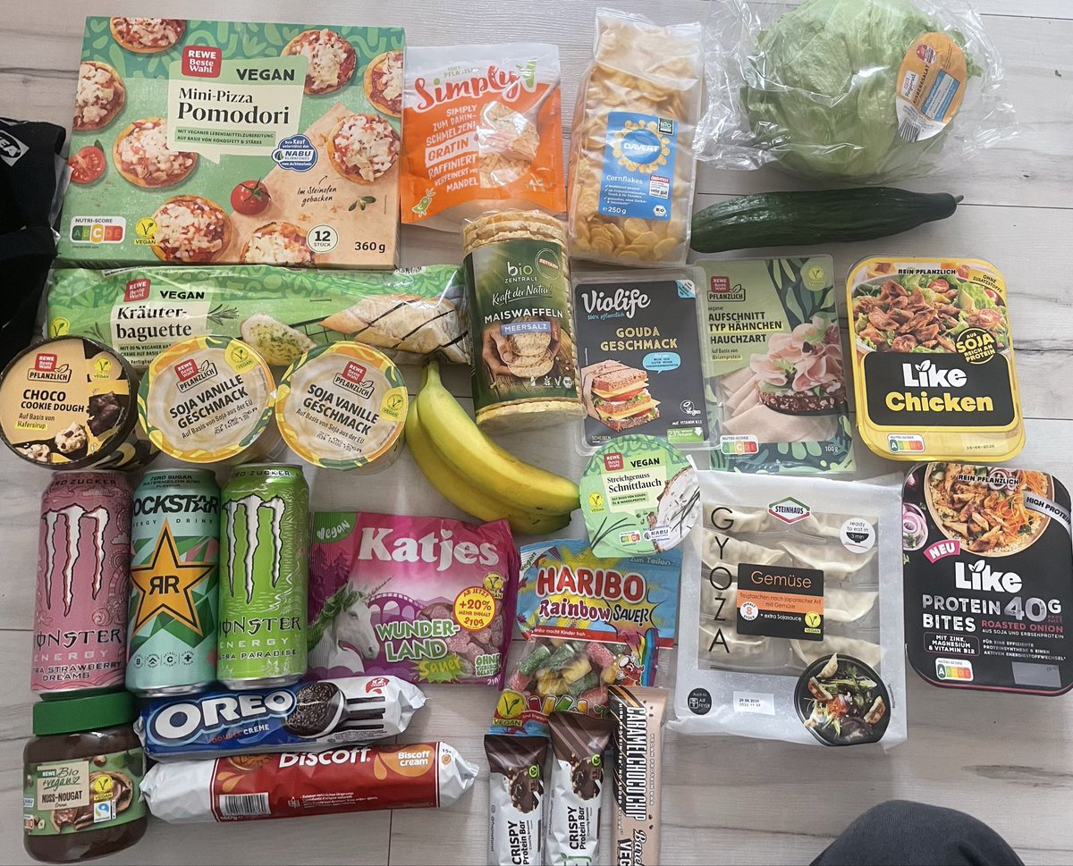 starvify's tweet photo. the vegan dream but not the financial one 💔💔 https://t.co/JLXQRW8HiX
