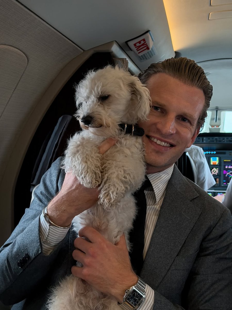Pilotpatrick_02's tweet photo. My best friend has four legs, a wagging tail, and the biggest heart. ❤️🐾 #Coco
#pilotpatrick #pilotlife #aviation https://t.co/6AkND9Es4w