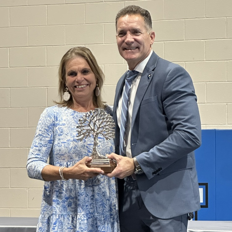 pec_seawolves's tweet photo. Pender County Schools celebrates Ms Betty along with our other PCS members who retired this year.  Thank you Ms Betty and the rest of our retirees.  We were truly blessed to have you! https://t.co/eHsSPfMuEI