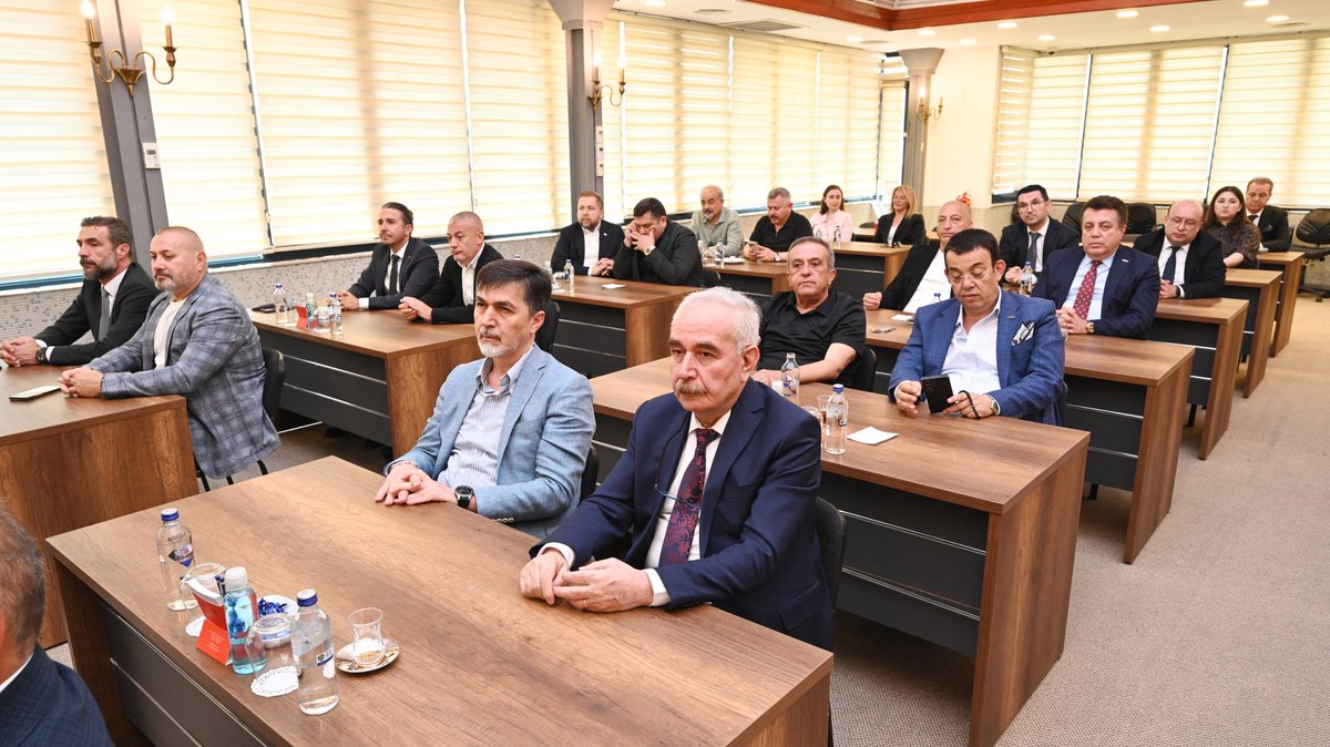 erdogan_ugr's tweet photo. #DTO #Meclis oturumumuzda, gündemimizdeki konuları ve raporları oylayıp karara bağladık; şehrimiz ve sektörlerimiz için hayırlı ve uğurlu olsun. https://t.co/T9UA34G7as