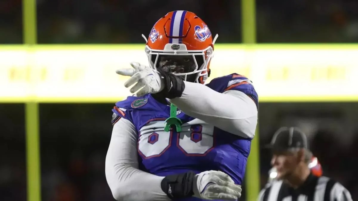 CoachWhiteFB's tweet photo. Trenches 😤 #GoGators 🟠🔵🐊 https://t.co/55KgAJehYs
