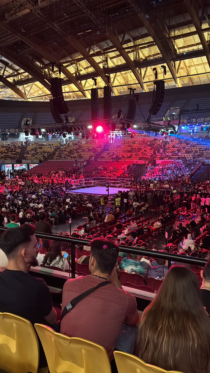 leofava30's tweet photo. zero miedo 
#wwelisbon https://t.co/QJJkJy3Ur3