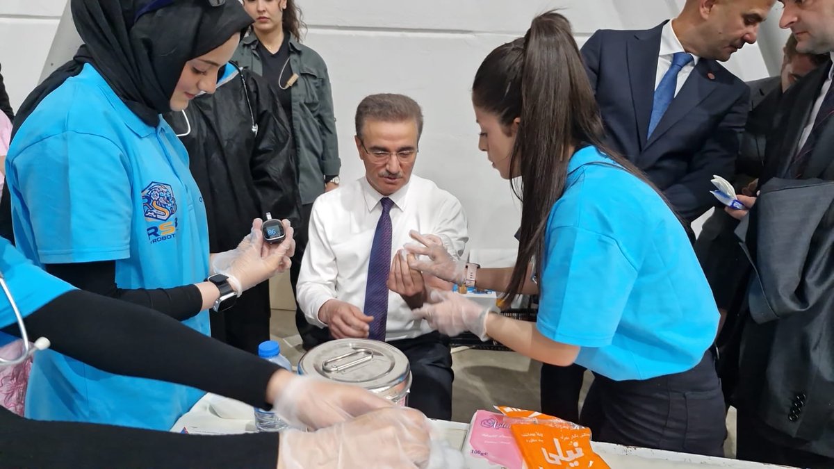 RsbMTAL's tweet photo. Bugün Mesleki ve Teknik Eğitim fuarında yerimizi aldık. 
@Erzurum_Mem @MemPalandoken @ekicis20 @KrpnrSeyfullah https://t.co/ZBhv1kZyEC