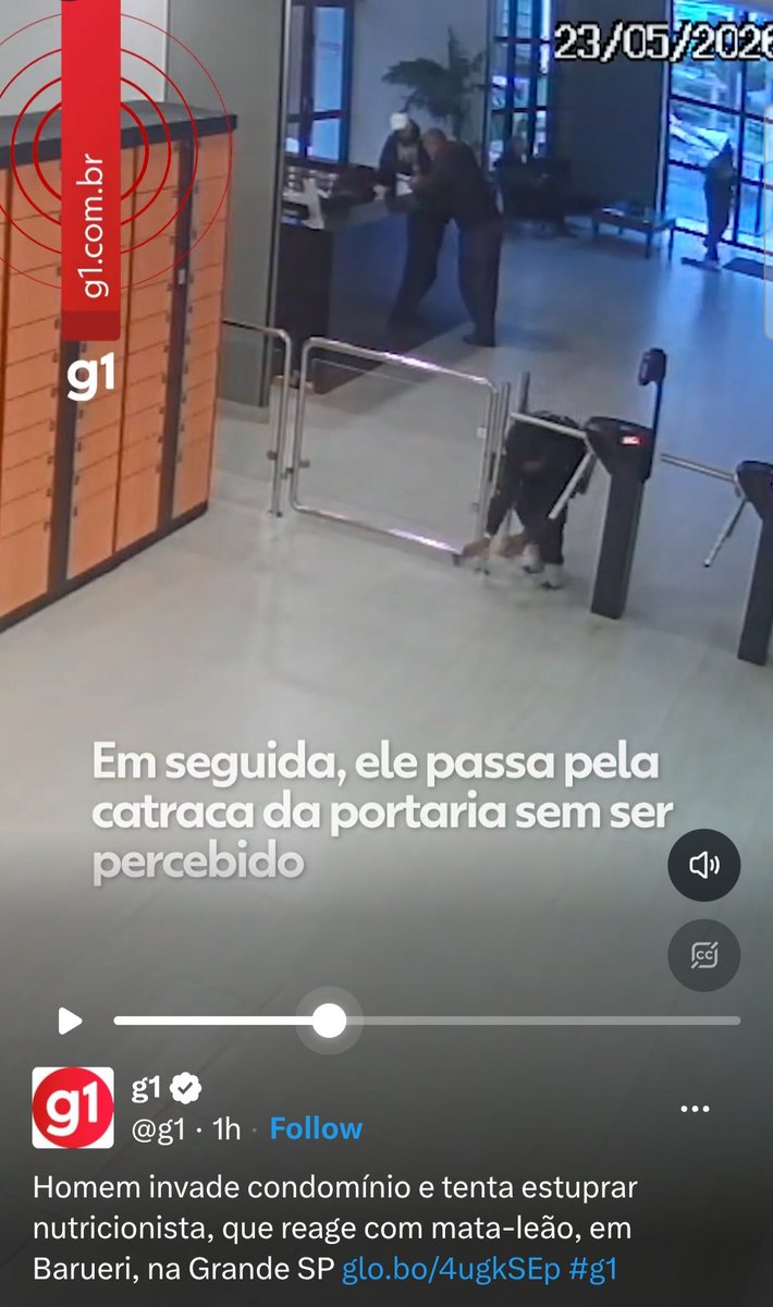 itstuffly's tweet photo. @g1 uma na recepção, 2 homens encostados ali, uma pessoa limpando... um bando de cego mds que absurdo https://t.co/w3mAEcPHgH