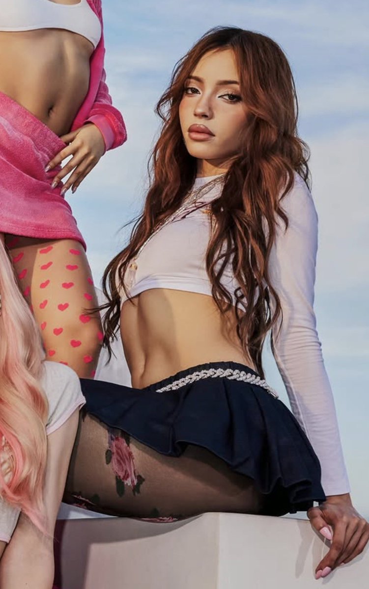picsforcami's tweet photo. THIS FACE AND BODY CARD OMG https://t.co/KL3b7SKBUO