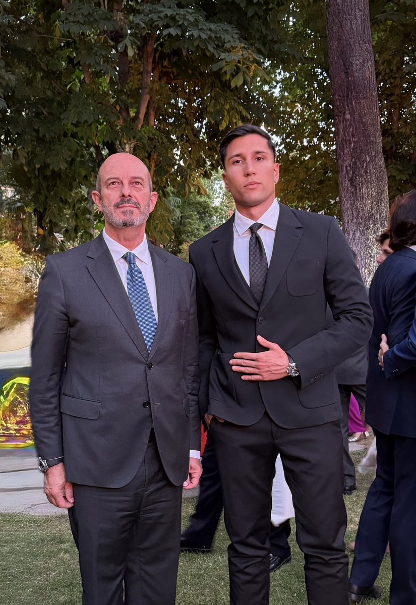 GOnestini's tweet photo. Orgulloso de celebrar esta fecha histórica en la Embajada de Italia en Madrid.
Gracias al Embajador de Italia por la invitación y al Presidente del Senado de España por su cercanía y por reafirmar, con su presencia, la importancia de los lazos que unen a nuestros Países 🇮🇹🤝🏽🇪🇸 https://t.co/9dt13byLo8