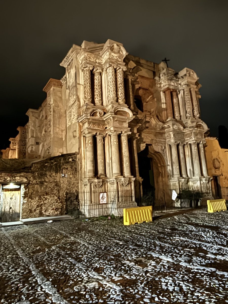 CatholicRev12's tweet photo. The ruins of the old Church of Our Lady of Carmel in Antigua, Guatemala 🇬🇹

Our Lady of Mount Carmel, Pray for us.

#Catholic #CatholicTwitter #CatholicX #CatholicFaith #GoToMass #PrayTheRosary #Pentecost #Christian #Christianity #Catholicism https://t.co/yzg1Xom19k