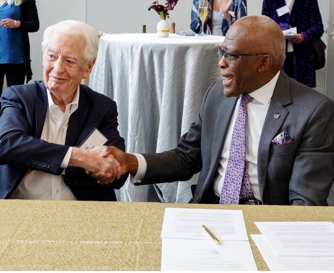 UWMedicine's tweet photo. The largest-ever scholarship gift to @uwsomwwami's  MD program — $25M from philanthropists Bill &amp; Carolyn Franke — will train more primary care doctors for rural &amp; Native communities across the region.
https://t.co/0JamLHuGs6 https://t.co/LCy8EXufFI