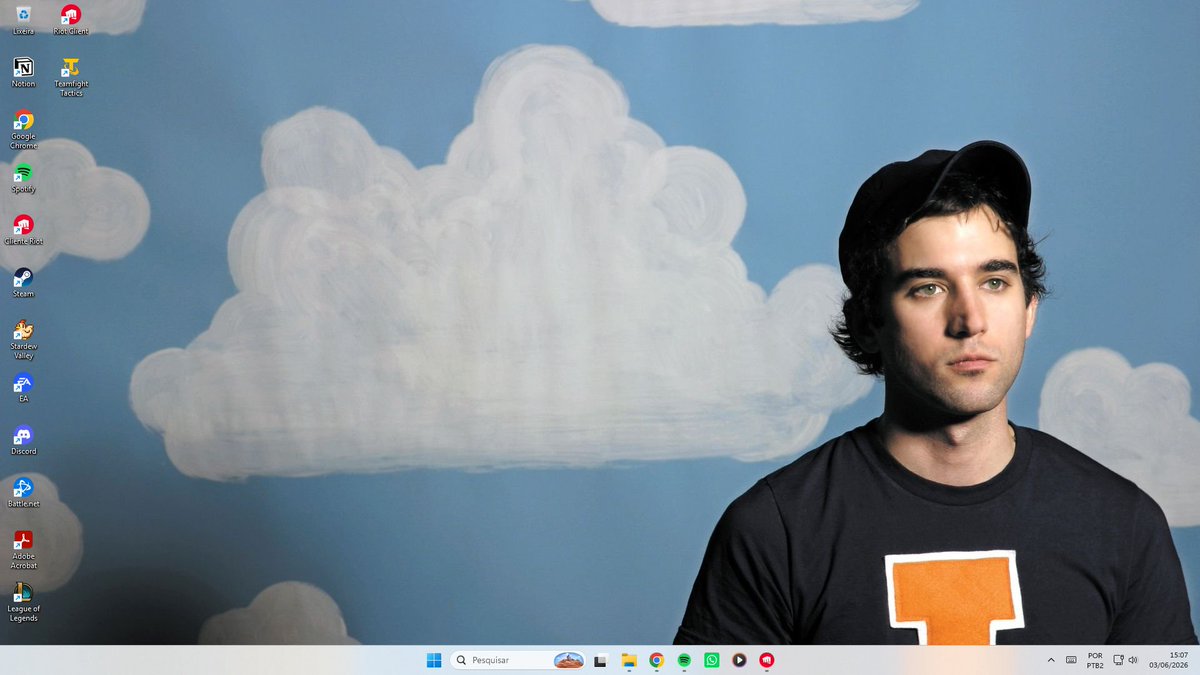 everaskingpedro's tweet photo. I Love My Computer https://t.co/haGUvKDSSv