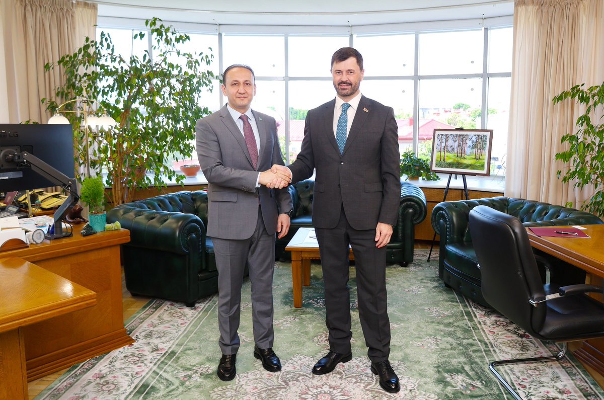 BelarusMFA's tweet photo. 🇧🇾🤝 Belarus and the SCO continue to deepen cooperation

First Deputy Foreign Minister Sergey Lukashevich (@Lukashevich77) met with SCO Deputy Secretary-General Ahmad Saidmurodzoda to discuss joint initiatives, organisational development, and future cooperation. https://t.co/OlUX0971ll