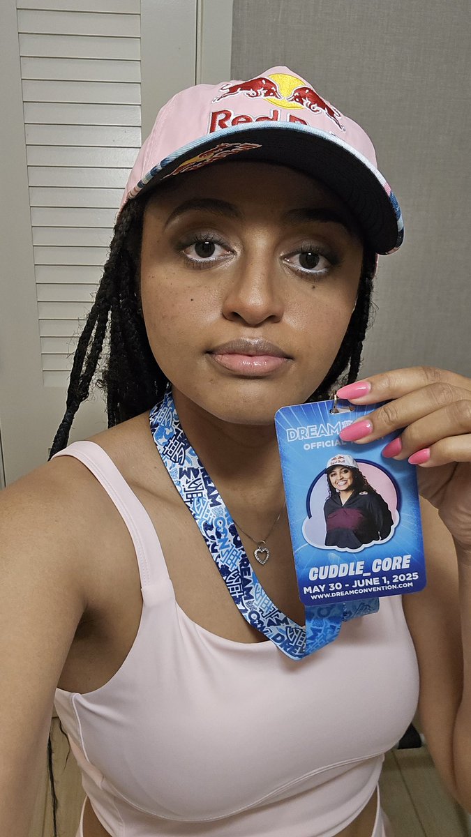 cuddle_core's tweet photo. ⭐️ DREAM CON, WE'RE BACK! ⭐️

So excited to be returning as official talent for @dreamconvention! 🎤🔥

I'll be on commentary for @TEKKEN and can't wait to celebrate fighting games with all of you. Thank you for the invite and support year after year ❤️

This will be my 3rd year at Dream Con, and I'm ready to make it the best one yet! 💪🏾✨