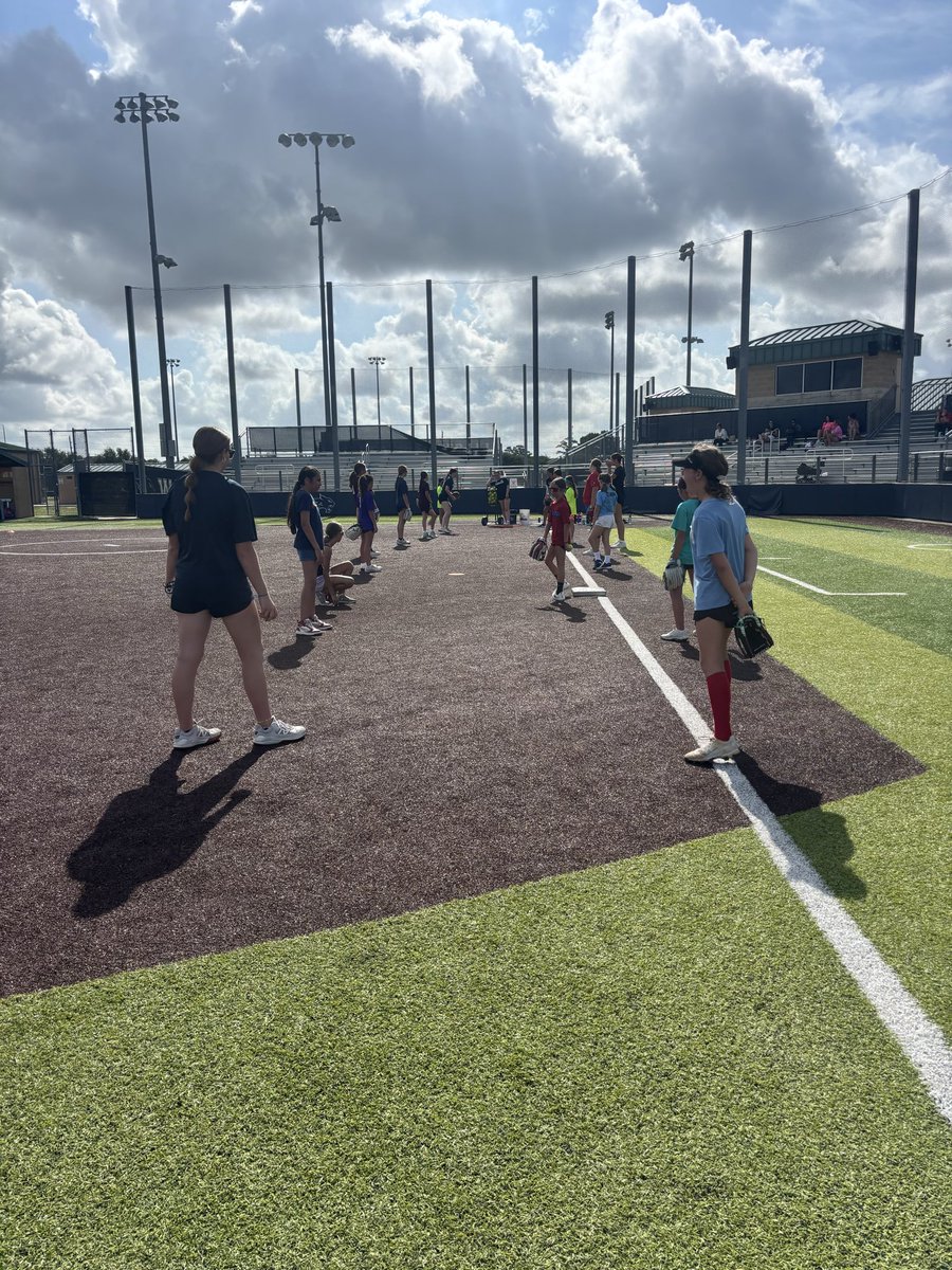 WldcatSftball's tweet photo. Day 1 of camp — all about that defense! https://t.co/X4pcwgBnVy