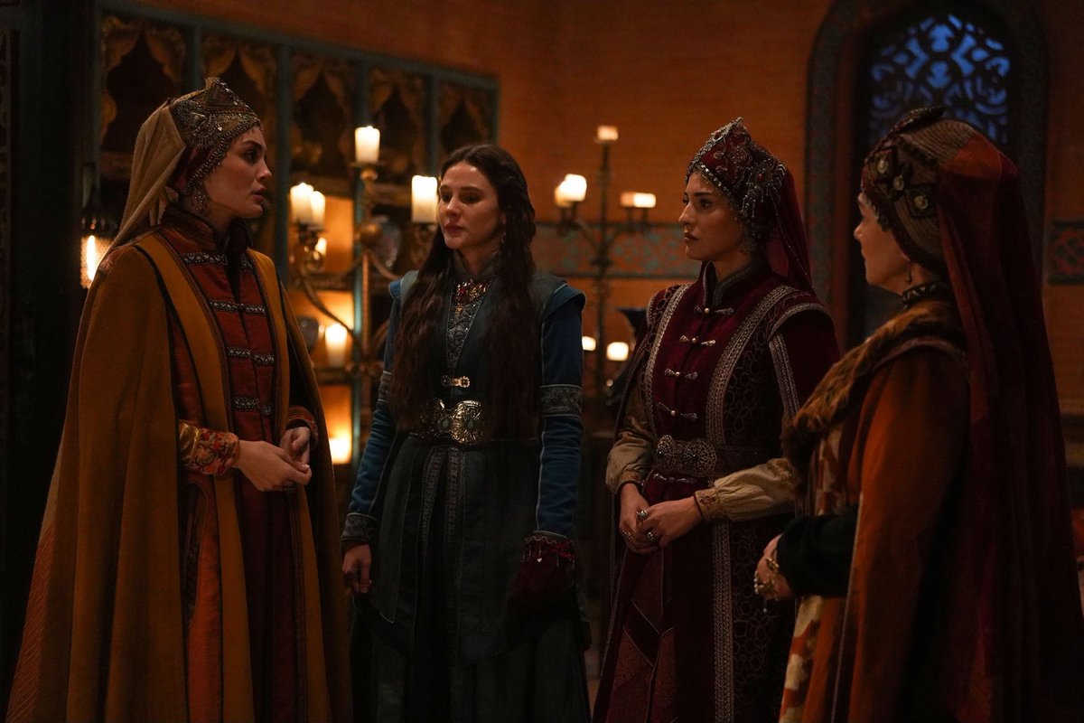 Edhofanedho's tweet photo. Nilüfer Hatun üzüntüsünü her geçen gün katlanarak artıyor!
#KuruluşOrhan https://t.co/kFbHj5vALB