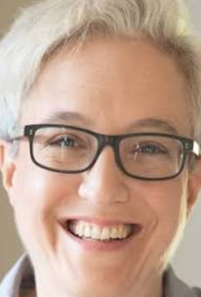GettingBucketzz's tweet photo. @StatisticUrban Smile if you hate Portland and any progressive policies in the state but you're the Democrat governor and nobody is going to vote you out because the alternative is worse https://t.co/BgKyVTsqEp