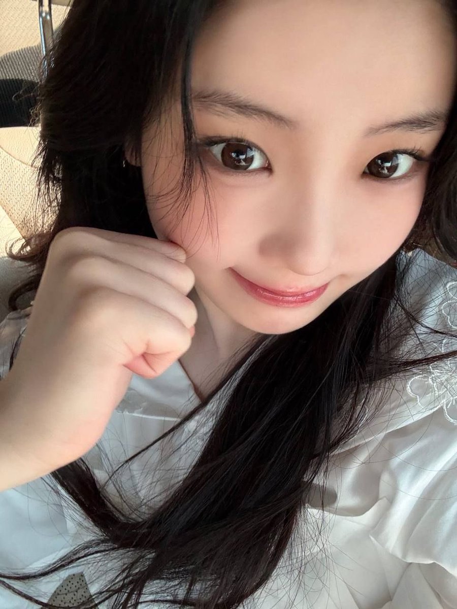 ciinnamonwon's tweet photo. qual dos meus utts combina mais comigo? https://t.co/yFZYgTYUml
