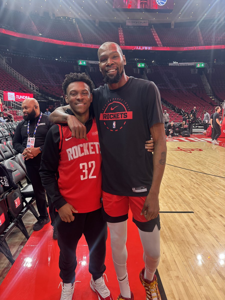 willj_4's tweet photo. Both from Maryland &amp; both of them are family. Couldn’t have the drive I have if it wasn’t them, I’ve seen 20 years of NBA coverage, traveling state by state to see the work put in. To see that up close is what keeps my passion alive 🙏🏾 https://t.co/Xu0G9PdzzT