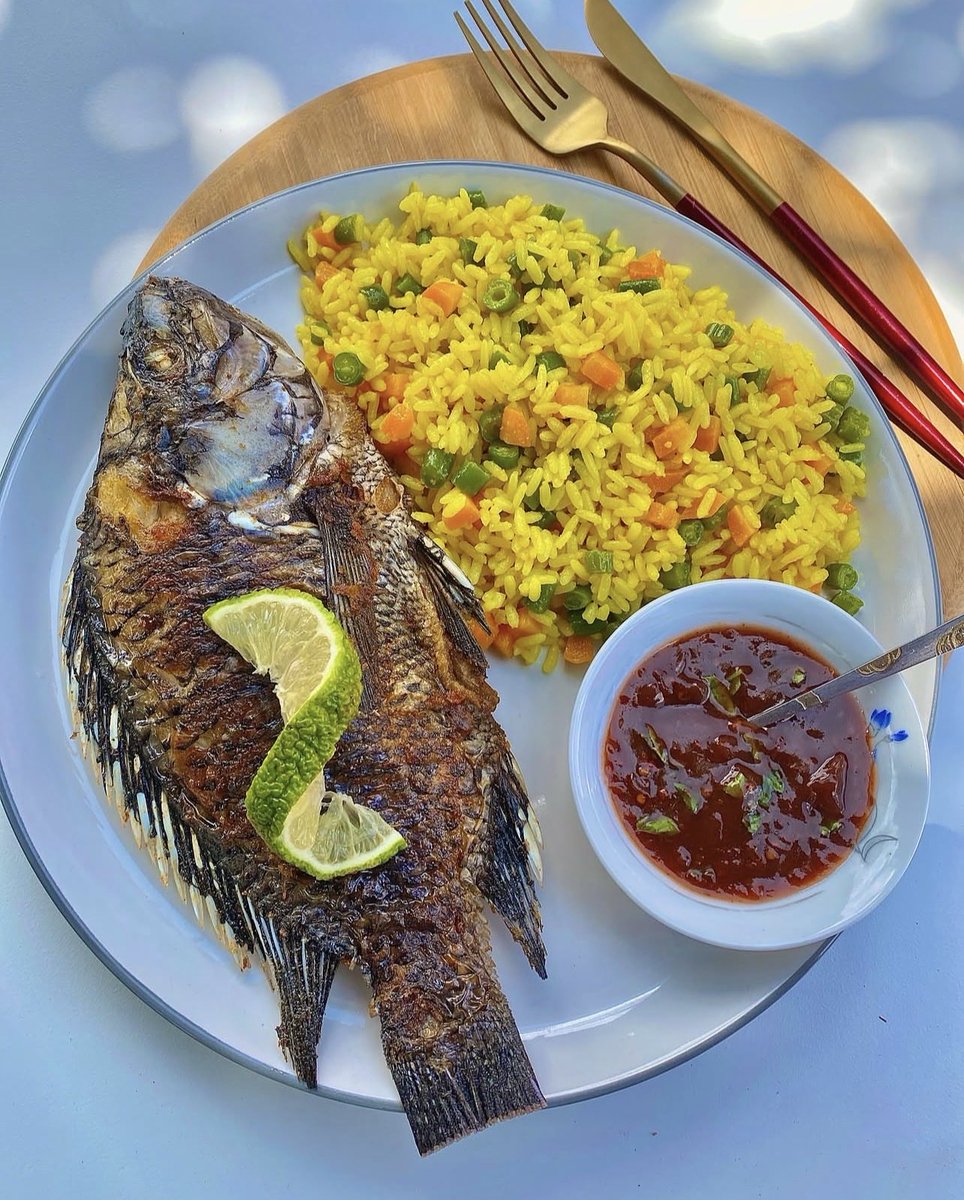TochiUgbor62235's tweet photo. It's time for dinner guys. Which are you going to eat?

Vegetable stew    Or.      Fried rice https://t.co/kXXNcq0xnF