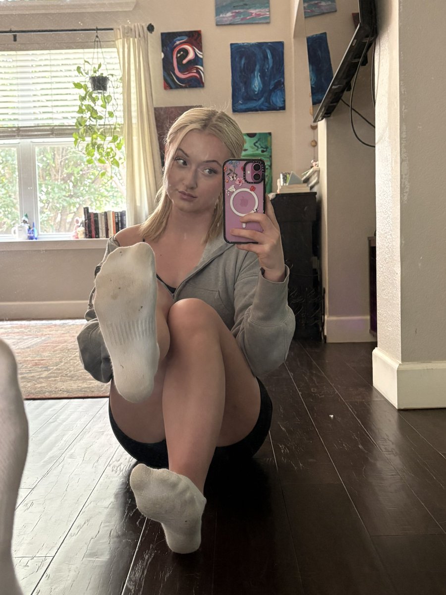 GoddessKennedy6's tweet photo. Now image me making you choke on it https://t.co/oJWeqFY7AI