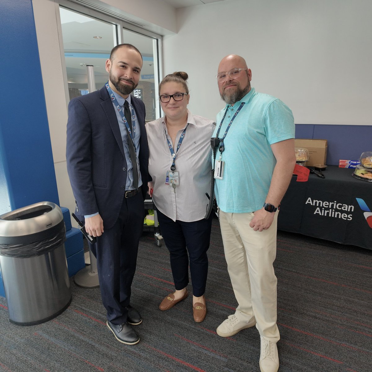 goingplacesCLE's tweet photo. CONGRATS to the @AmericanAir team at CLE 👏👏👏 Their crew just earned a Customer Cup – a quarterly award recognizing excellence in overall operational success and customer experience. A meaningful nod to all the behind‑the‑scenes work. https://t.co/W5w5SqA4Lk