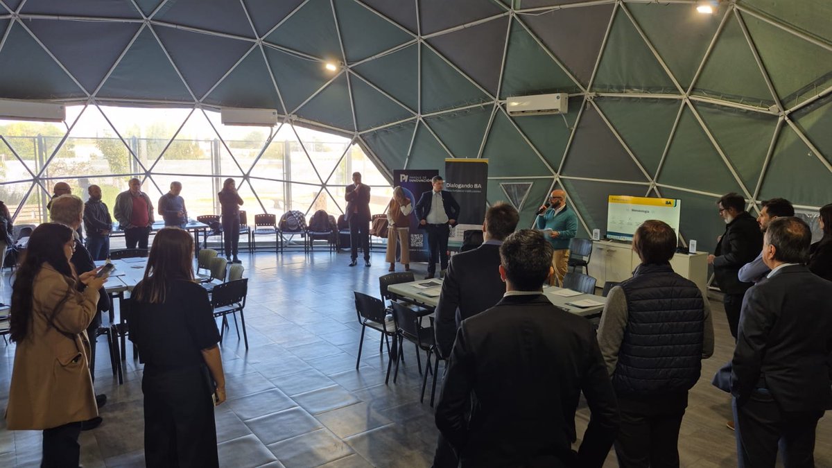 DialogandoBA's tweet photo. 🧵 ¿Cómo se construye la gobernanza de un ecosistema de innovación?

Desde DBA acompañamos al Parque de Innovación en una jornada de diálogo junto a representantes del sector público, empresas, universidades y organizaciones para reflexionar sobre su presente y futuro. https://t.co/IZHnleK55r