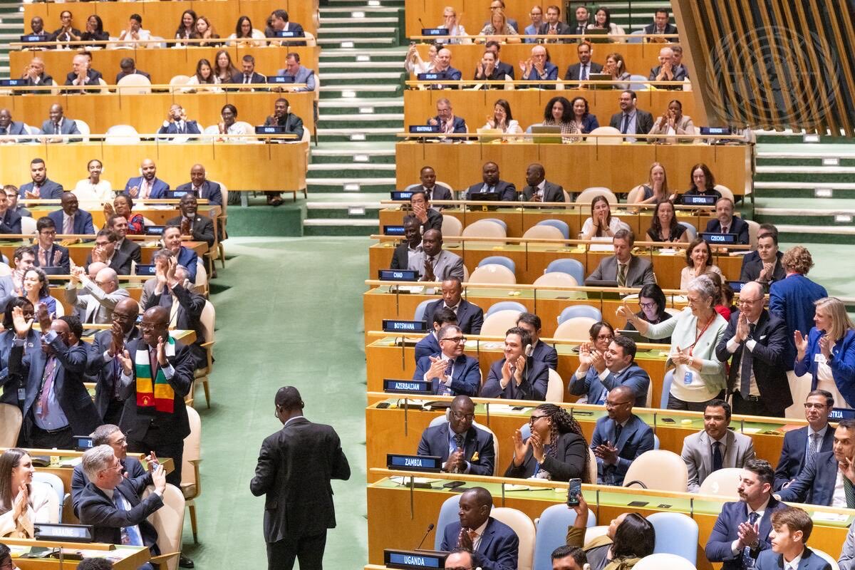 RwandaUN's tweet photo. This morning, Amb. @martin_ngoga cast #Rwanda’s ballot in the #UNGA election of non-permanent members of the Security Council for the term 2027 – 2028.

🇷🇼 Rwanda congratulates the newly elected members and looks forward to working with them to advance international peace and security, strengthen multilateral cooperation, and uphold the principles of the 🇺🇳 Charter.

🇦🇹 Austria | @AustriaUN  🇵🇹 Portugal | @Portugal_UN  🇹🇹 Trinidad and Tobago | @TTUNMission  🇿🇼 Zimbabwe | @zimbabwe_un  🇰🇬 Kyrgyzstan | @KyrgyzMissionUN
