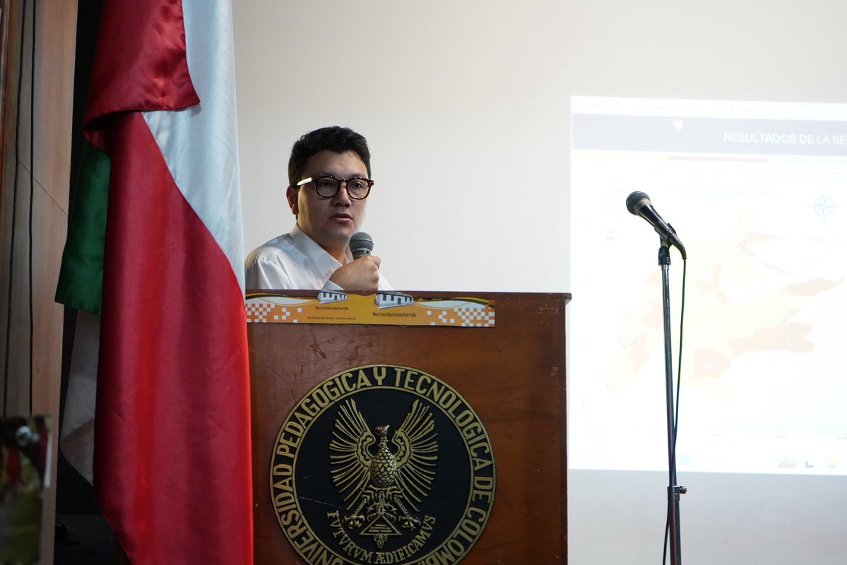 SecAmbienteBoy's tweet photo. 🌎🌿 En el marco de la Semana del Ambiente realizamos el foro “Acción Climática: estrategias para un futuro posible”, un espacio de diálogo e intercambio de experiencias que reunió a entidades del orden nacional, departamental y del sector privado. 🧵👇 https://t.co/r2r6TvEKnY