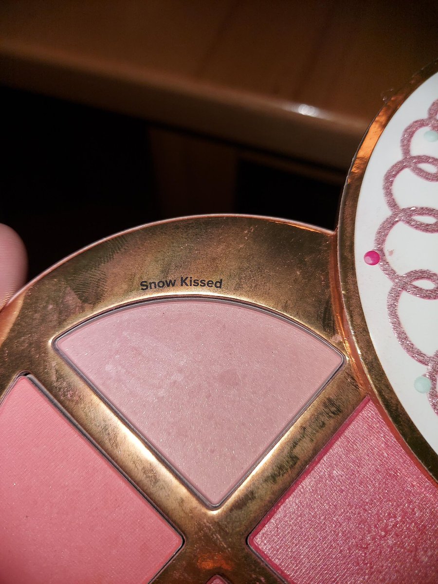 fawndller's tweet photo. my favourite blush in the world is 7 years old and mouldy but i still use it on my face despite it being oxidised and causing breakouts 💔 i need to find a dupe but its been weirdly hard. pisses me off https://t.co/WYn2pLDbHq